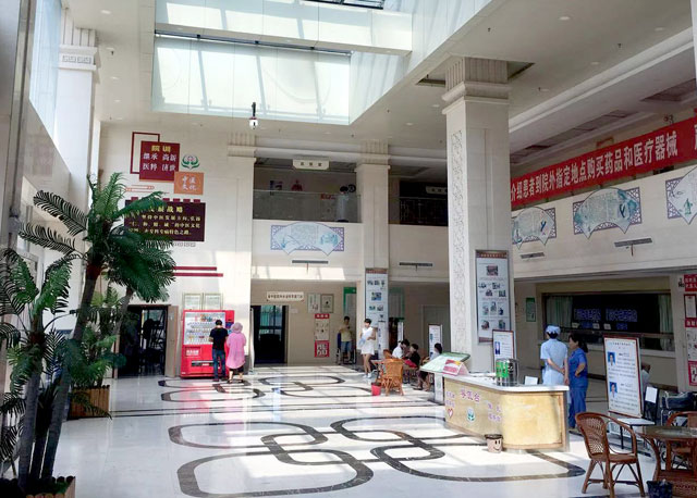 鳳臺縣中醫院門診大廳